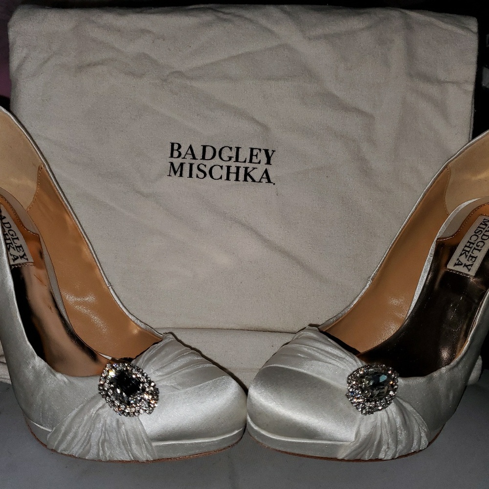 Badgley Mischka Pumps Ivory